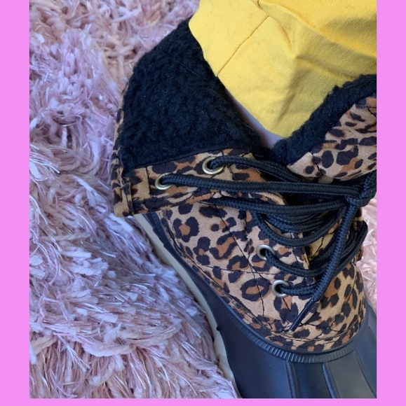 Leopard Sherpa inlined Duck Boots - Picture 2 of 2